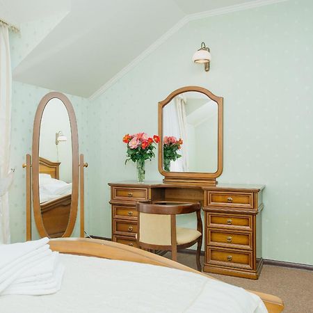 Zolota Gora Hotel-Rancho Uzhhorod Ngoại thất bức ảnh