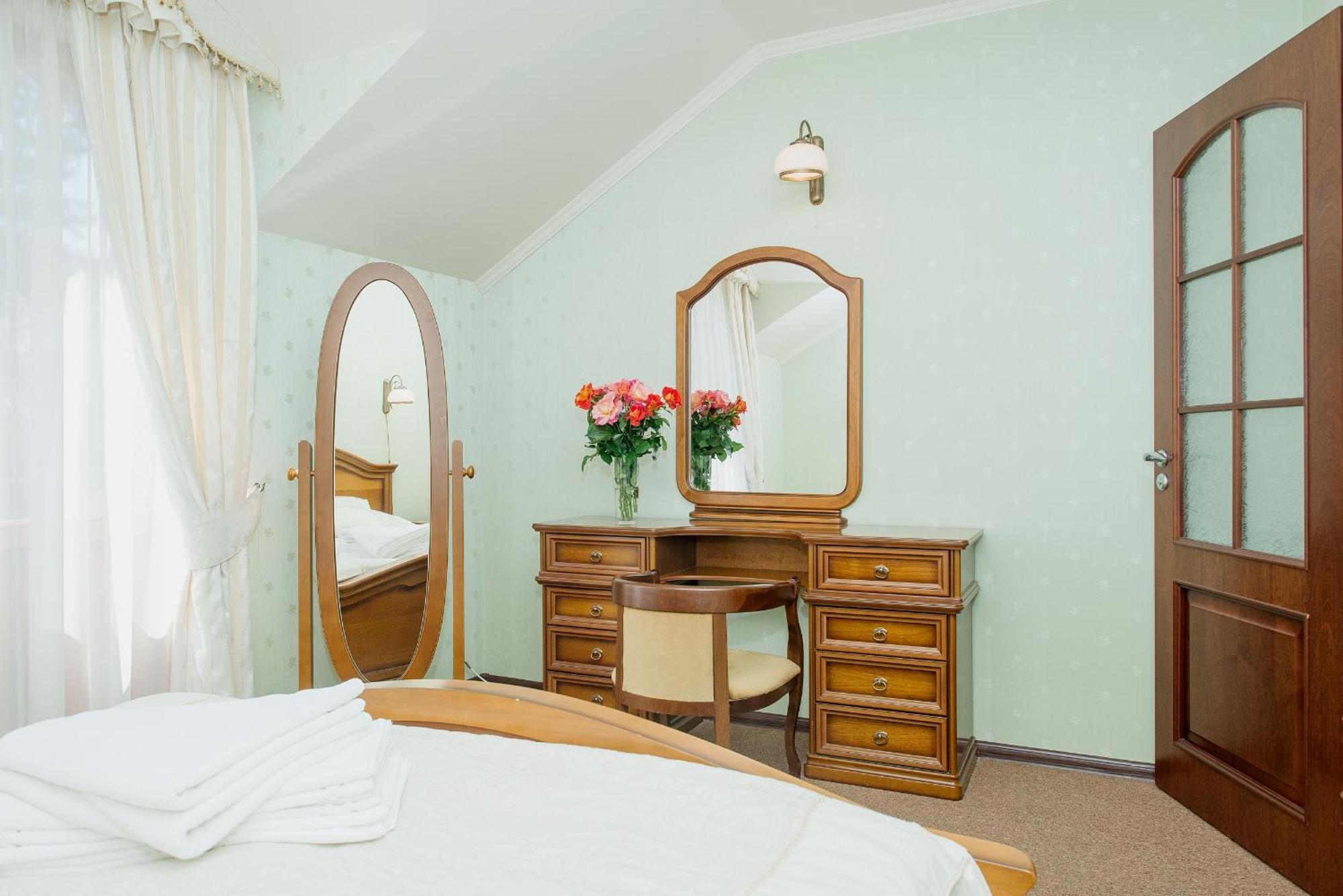 Zolota Gora Hotel-Rancho Uzhhorod Ngoại thất bức ảnh