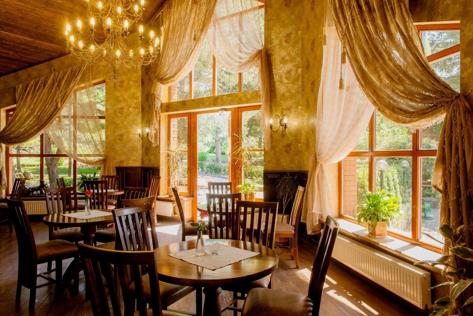 Zolota Gora Hotel-Rancho Uzhhorod Ngoại thất bức ảnh